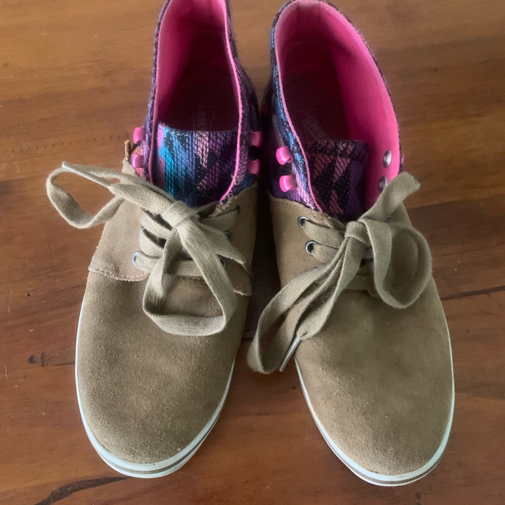 Vans - Picture 2 of 11